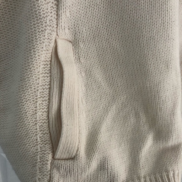 New York and Company sweater with pockets - Picture 2 of 4